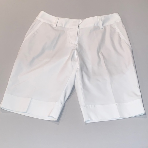 NWT  Adidas Climalite Stretch Ladies'  White Golf Short Size 4 - Picture 1 of 11